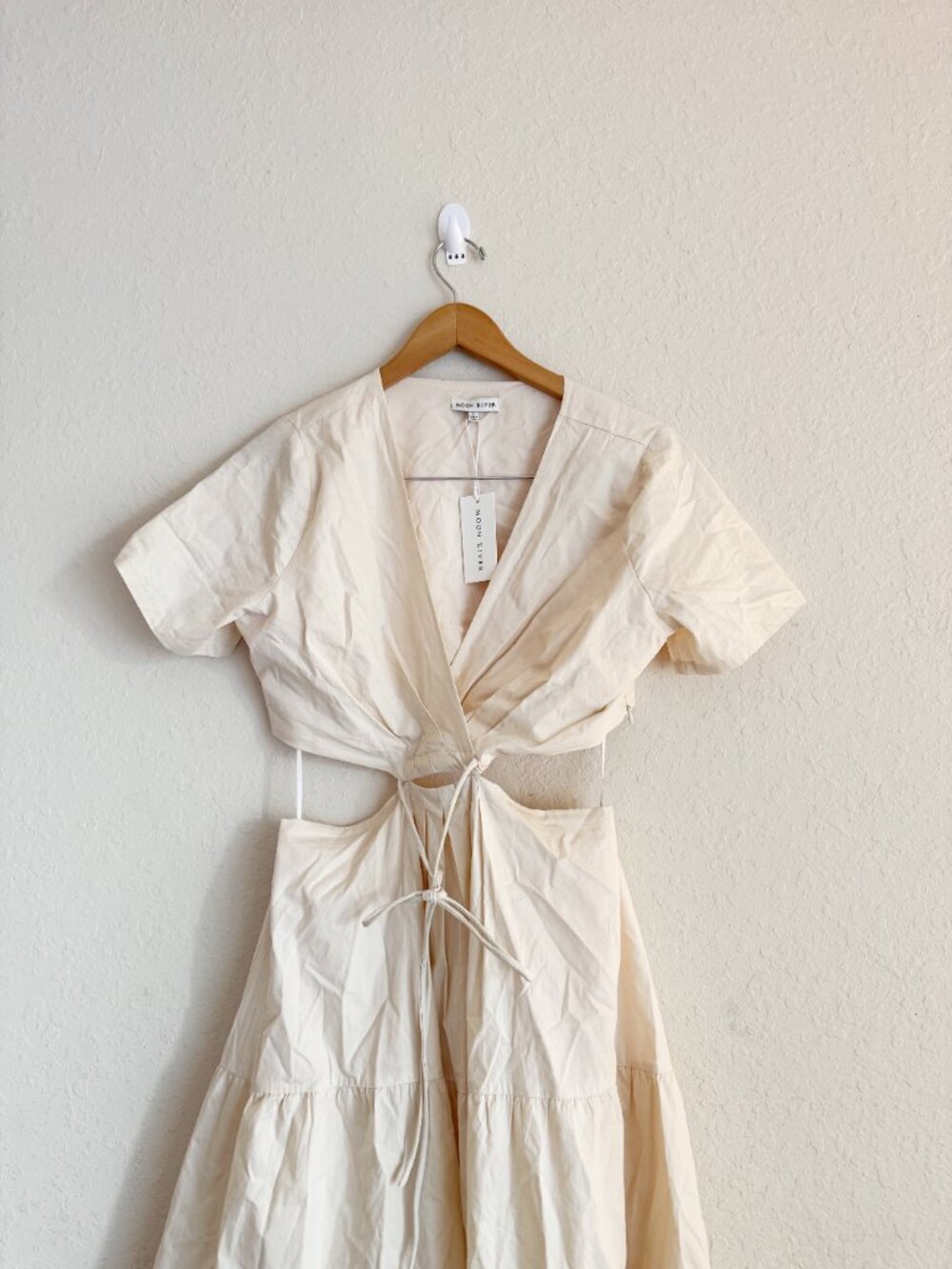 Moon River V Neck Cutout Tiered Maxi Dress Size Large - Picture 3 of 6